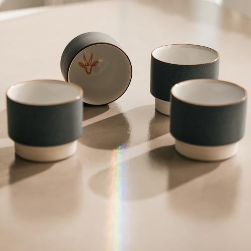 أكواب سيراميك بشعار IDMI صناعة يدوية