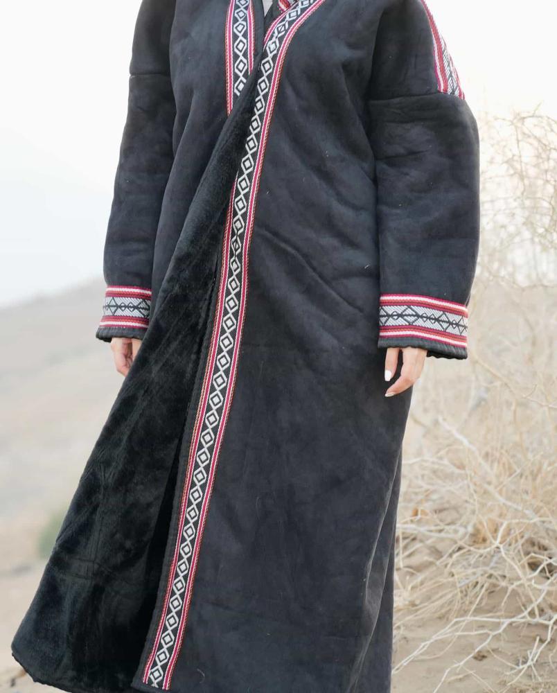 فروة نسائية شتوية لون اسود