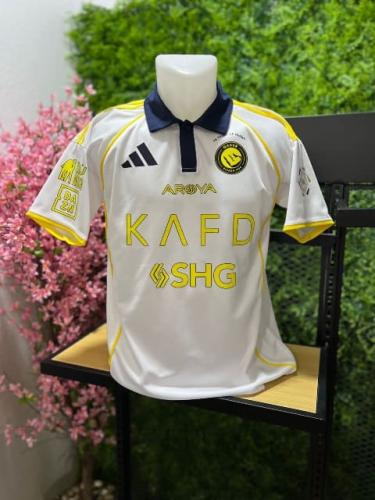 تيشرت نادي النصر بشعار الجديد 2025-2026