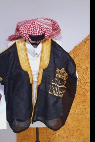 طقم بربتوز مواليد مع بشت وشماغ