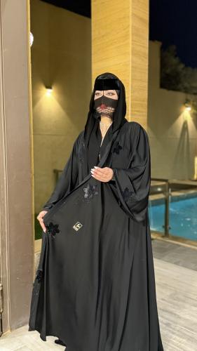 عبايه بكرستال حراير