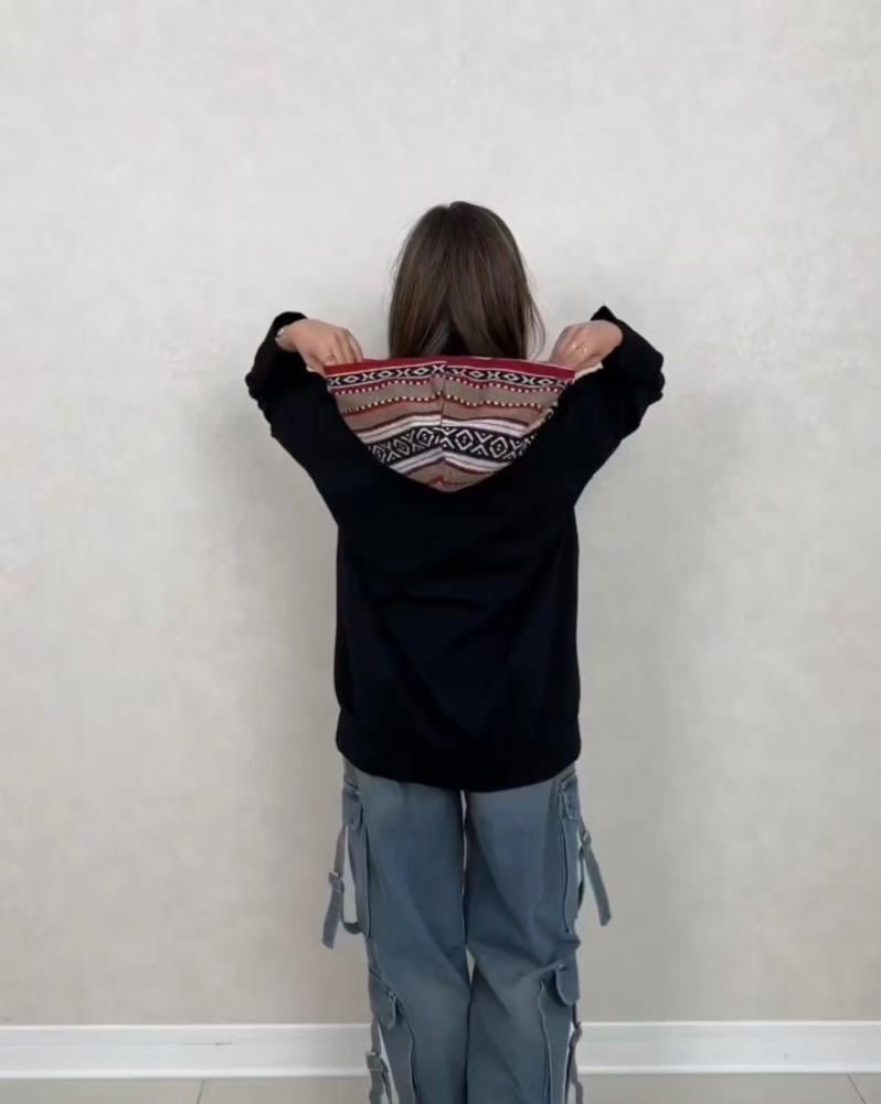 هودي مطرز بالسدو التراثي بشكل انيق