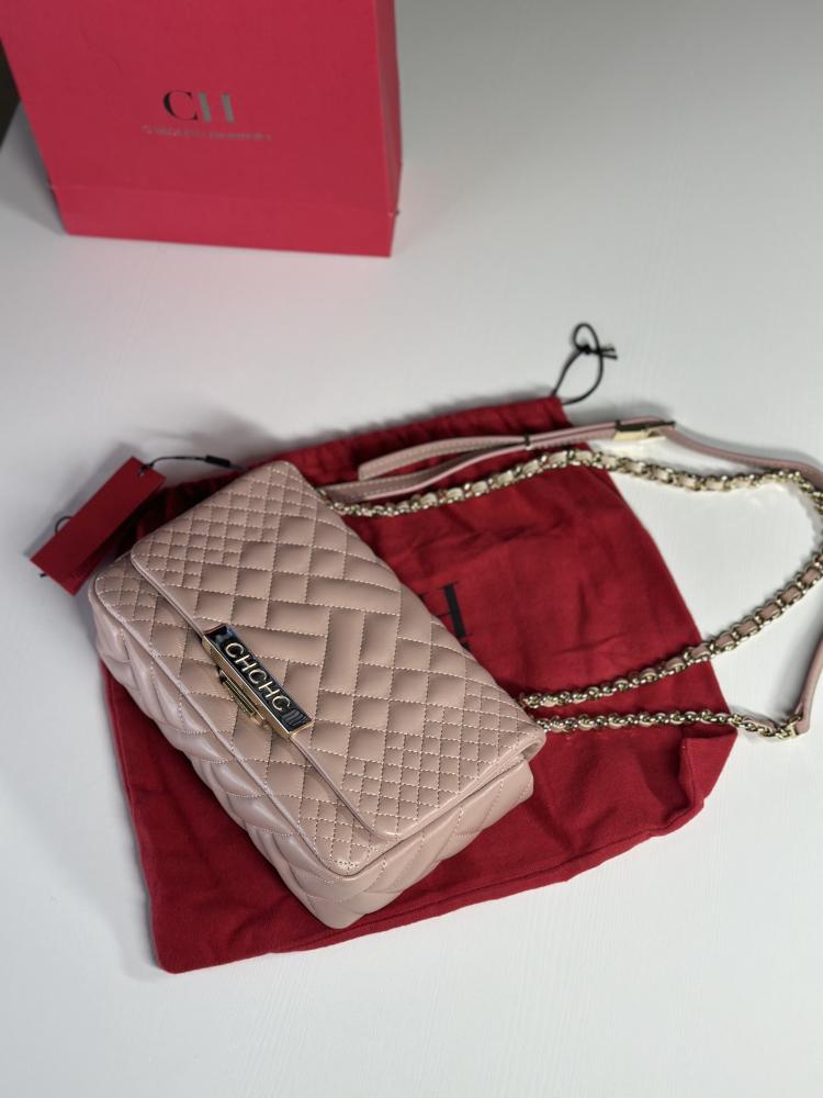 كارولينا شنطة كتف بيمبا بلون نود وطبعة انيقهquilted bimba ch - نود/ ذهبي