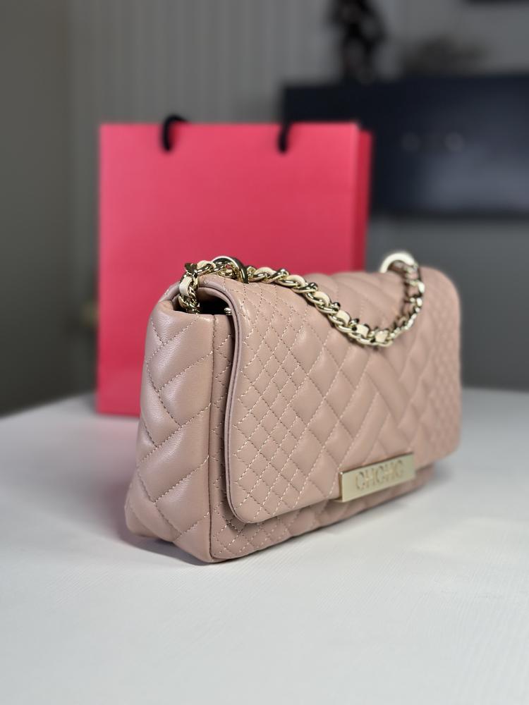 كارولينا شنطة كتف بيمبا بلون نود وطبعة انيقهquilted bimba ch - نود/ ذهبي