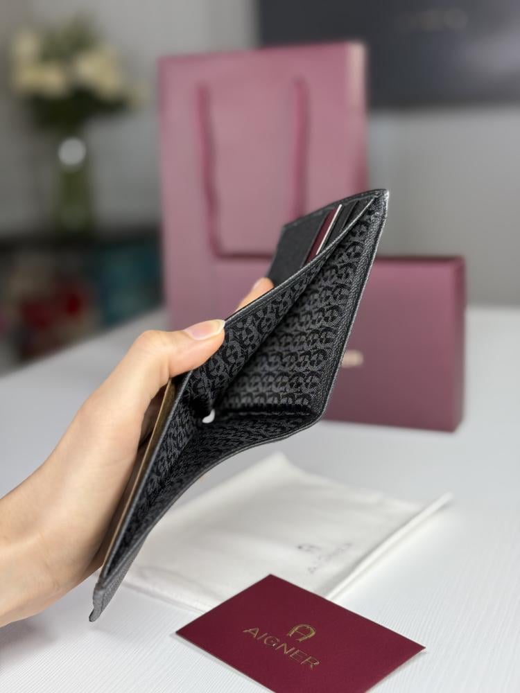 اجنر محفظة رجالية باللون الاسود مع حامل بطاقة SAFFIANO BILL AND CARD CASE