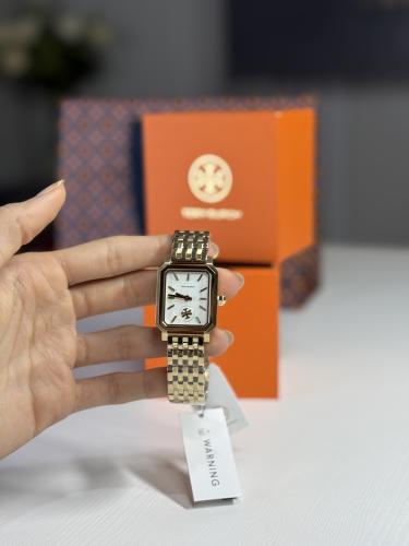 ساعة توري برتش روبسن ذهبيه بعلامه Tory Burch TBW15...