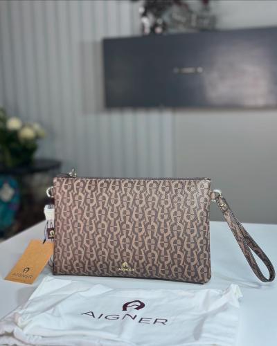 اقنر LILIA ICON POUCH WITH HAND LOOP باوتش ليليا ا...