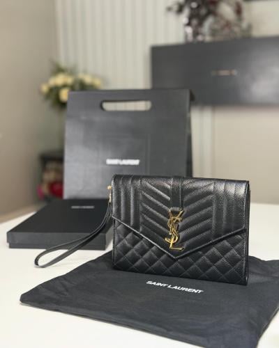 سان لوران فلاب باوتش بجلد عملي قوي ENVELOPE FLAP P...