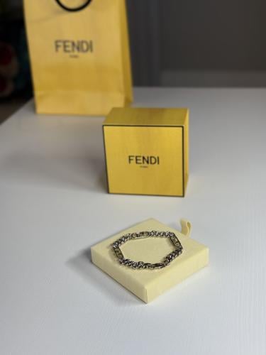 اسوار فندي رجالي باللون الفضي fendi o lock men bra...
