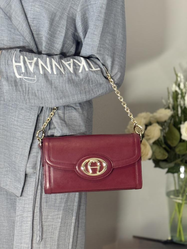 اجنر لويزا S جلد ناعم ومعدن ذهبي- برقندي /Luisa S Shoulder bag smooth cow