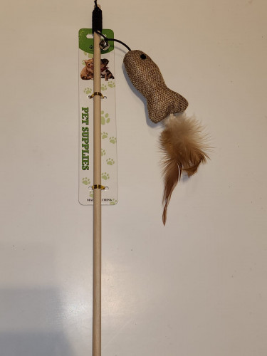 لعبة سنارة للقطط