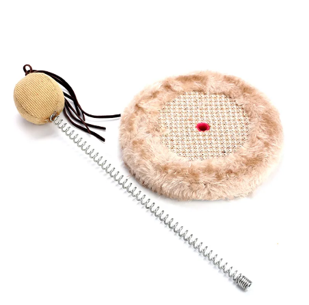 لعبة قطط فارة ابيض