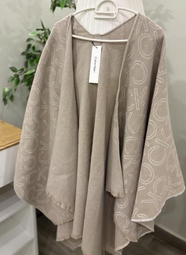 سكارف كالفن كلاين كبير