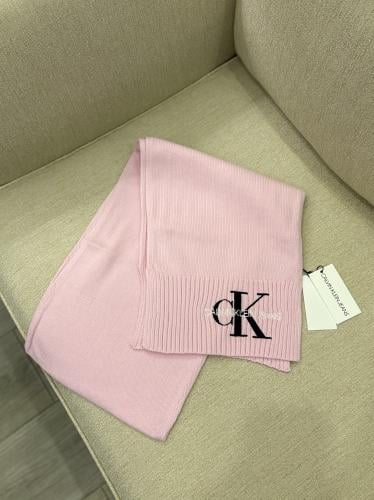 سكارف كالفن كلاين