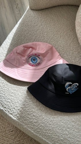 Caps