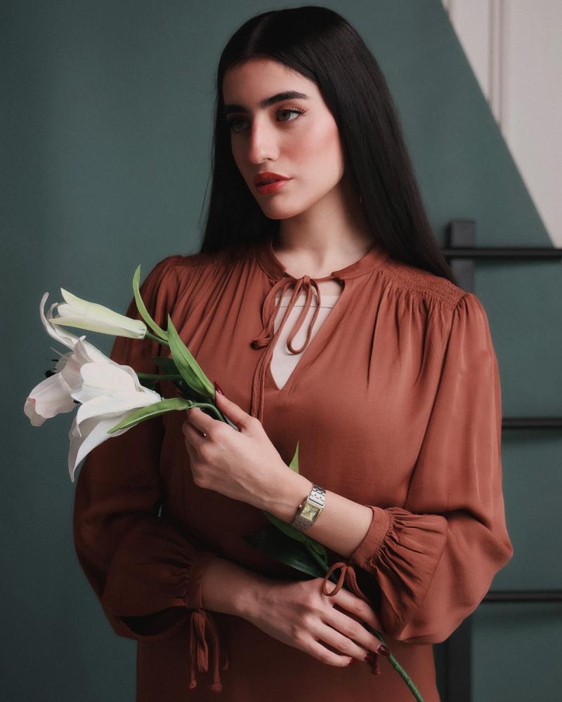 ساعة نسائية من امزوري بلون فضي