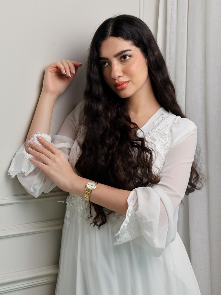 ساعة نسائية من امزوري بلون ذهبي