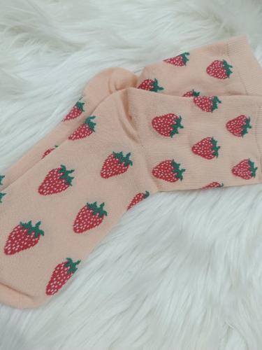 جوارب الفراولة STRAWBERRY SOCKS