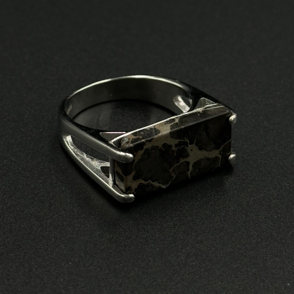 توروس | خاتم ملكي مستطيل فضه عيار 925 - أسود معرق