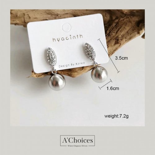 اقراط مطلية بالذهب بحجر الراين بلونين ذهبي وفضي