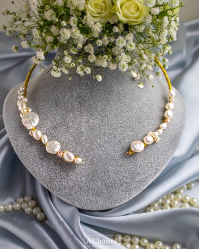 سلسال تشوكر ذهب مصنوع يدوياً من النحاس المطلي بالذهب عيار 18 مع اللؤلؤ الزراعي