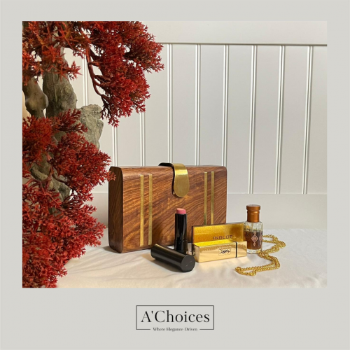 حقيبة يد هندية أنيقة مصنوعة يدوياً من الخشب مع سلسلة ذهبية