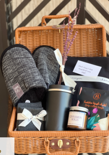 هدية شتوية لطيفة – دفء وأناقة في حقيبة واحدة