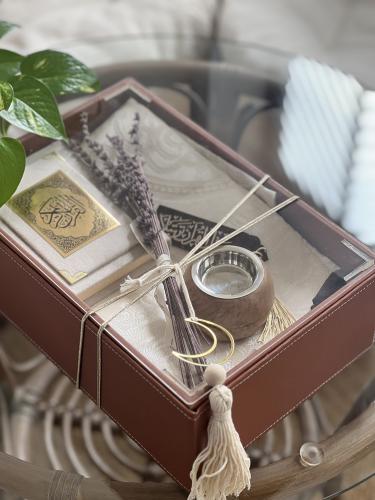 ﺑﻮﻛﺲ اﻟﺠﻠﺪ - أﻛﺮﻳﻠﻴﻚ