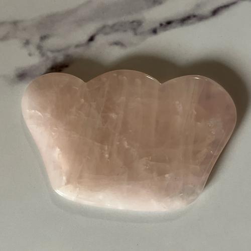 اداة غوا شا روز كوارتز - Rose Quartz Gua Sha Tool