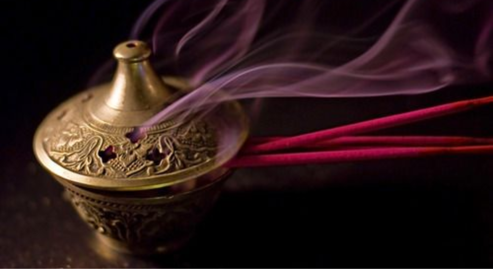 البخور في الثقافة العربية: تقاليد وعادات عطرية راسخة عبر العصور