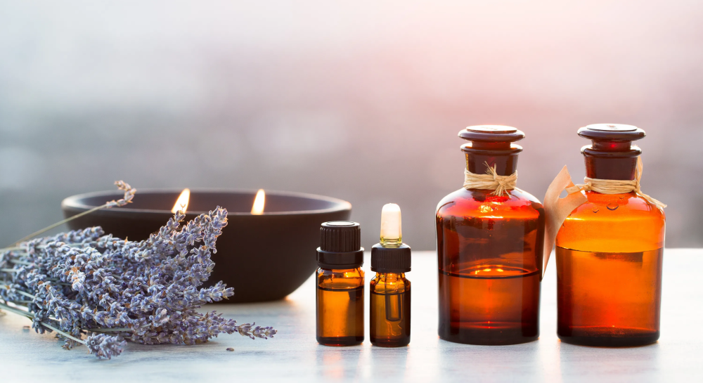 ماهي استخدامات الزيت العطري؟