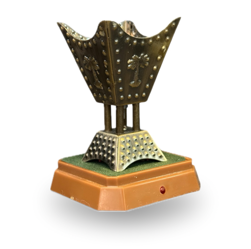 مبخرة حديد تراثية أنيقة ، بقاعدة بلاستيك على ولاعة السيارة تعمل وتاتي بلاصق