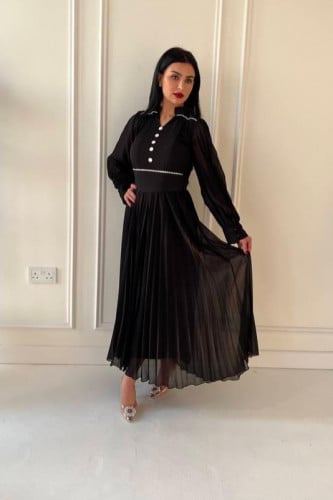 فستان زرار بكسرات شيفون اسود