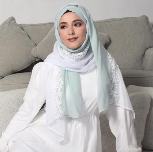 طرحة بوال أبيض وأخضر تفاحي بكلفة مشجرة
