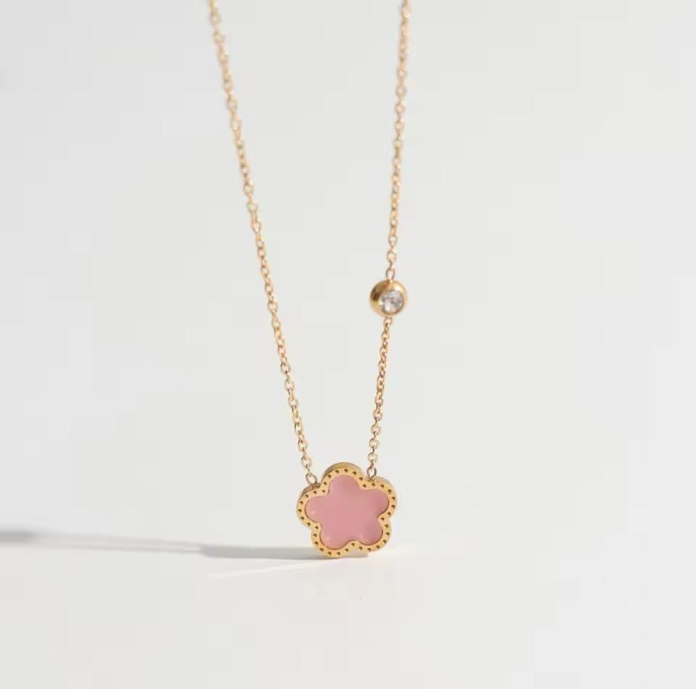 عقد فان كلي وردي