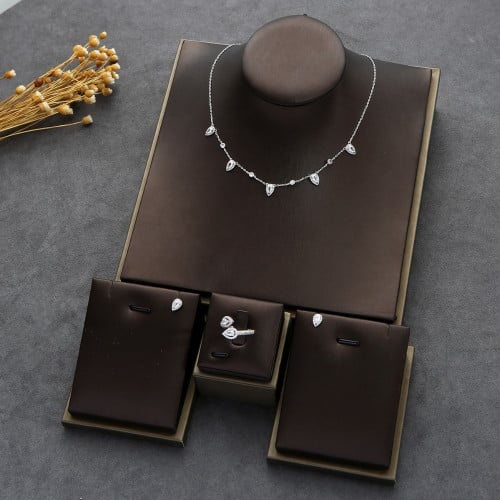 طقم عصري ثلاث قطع