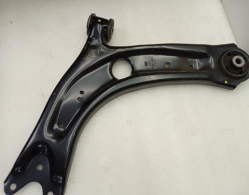 مقص امامي يمين فاو T77