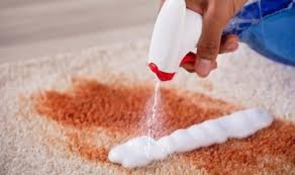 تخلصي من البقع المستعصية نهائيًا مع افضل مزيل بقع السجاد