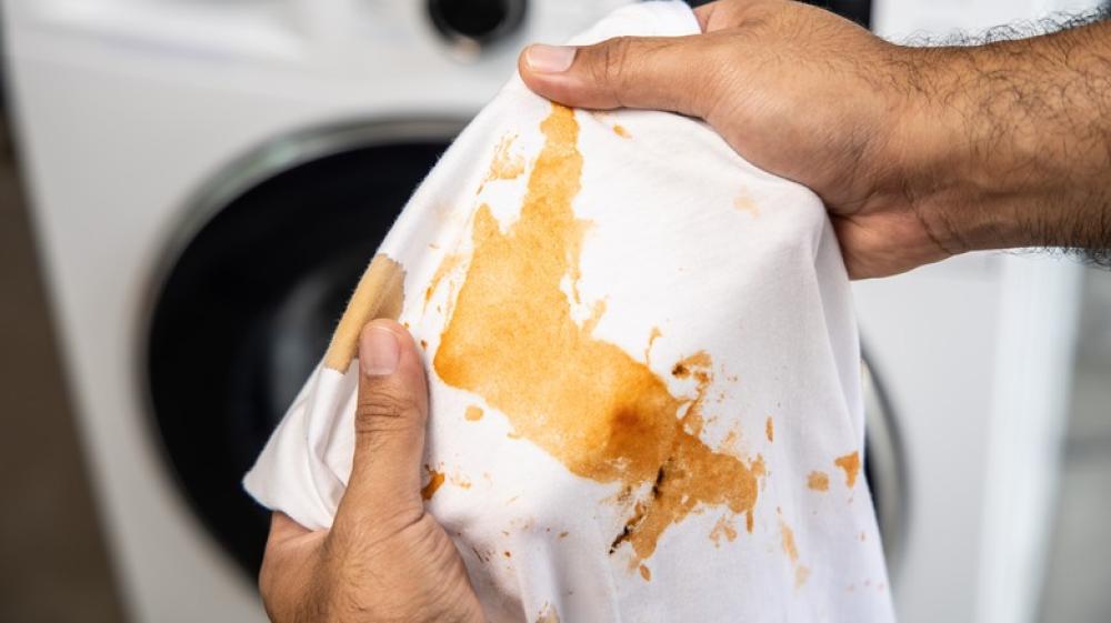 ما اقوى مزيل بقع الملابس؟ افضل مزيل بقع الملابس البيضاء والملونة