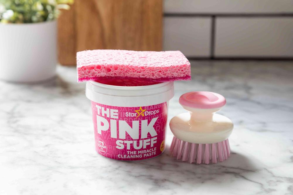 ما هي استعمالات The Pink Stuff وأبرز منتجاته؟