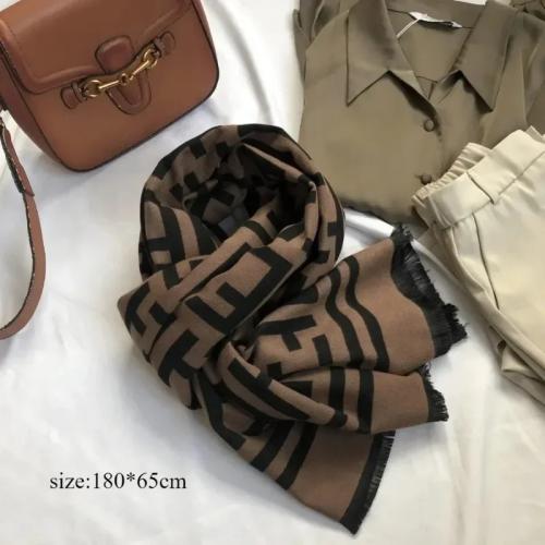 وشاح نسائي سميك