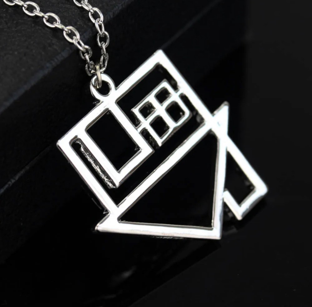 The Neighborhood Necklace - Miles Store يقدملك تيشيرتات وهوديات 
