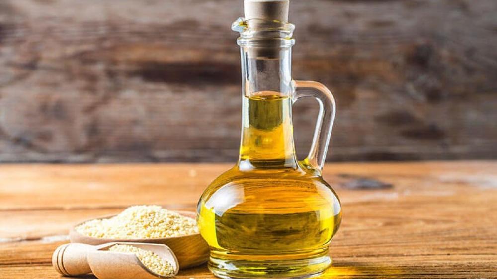 كيفية استخدام زيت السمسم للبشرة السمراء؟