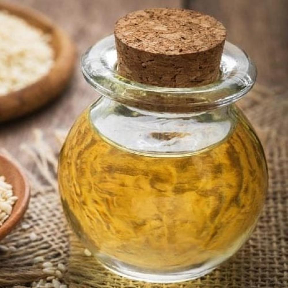 أبرز فوائد زيت السمسم لتبييض الوجه