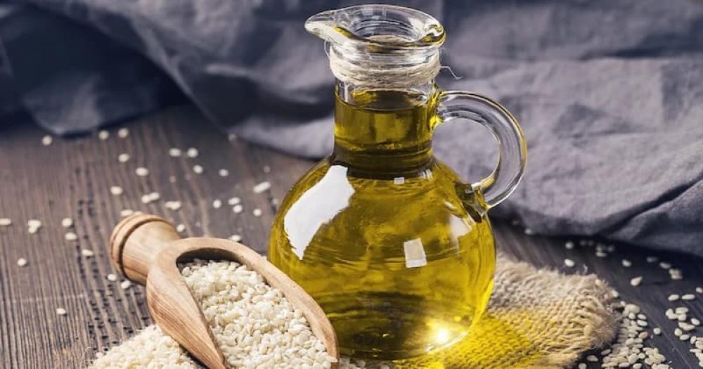 فوائد زيت السمسم لعلاج التهاب الحلق