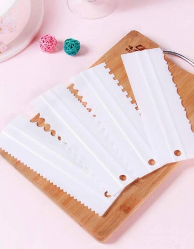 طقم مكشطه كريمه / سكريبر كيك / ادوات تزيين كيك ( 4 قطع واحده )