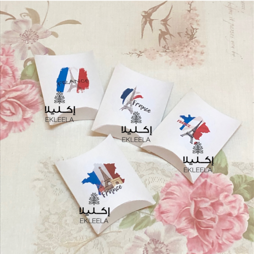 علب توزيعات ورقيه مع ثيم عن دولة فرنسا( 12 قطعه)