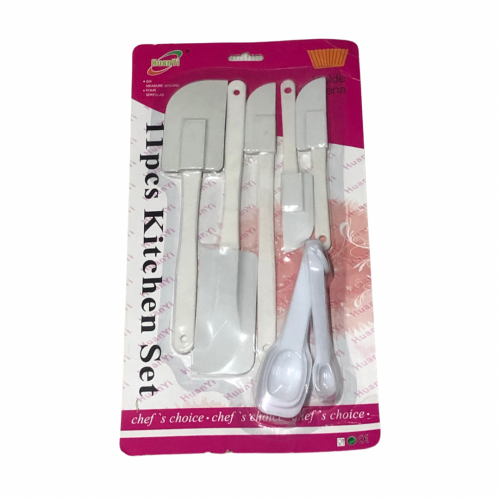 طقم مكون من5 قطع سباتولا و طقم ملاعق قياس معياريه