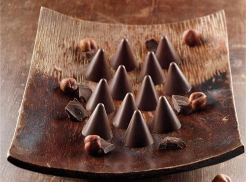 قالب سيليكون مخروطي للشكولاه / قوالب شكولاته حجم صغير (قطعه واحده )