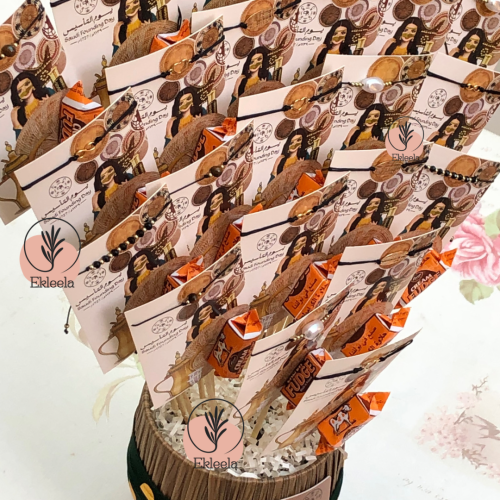 توزيعات باقة مع التعبية ليوم التأسيس ( قطعه واحده )